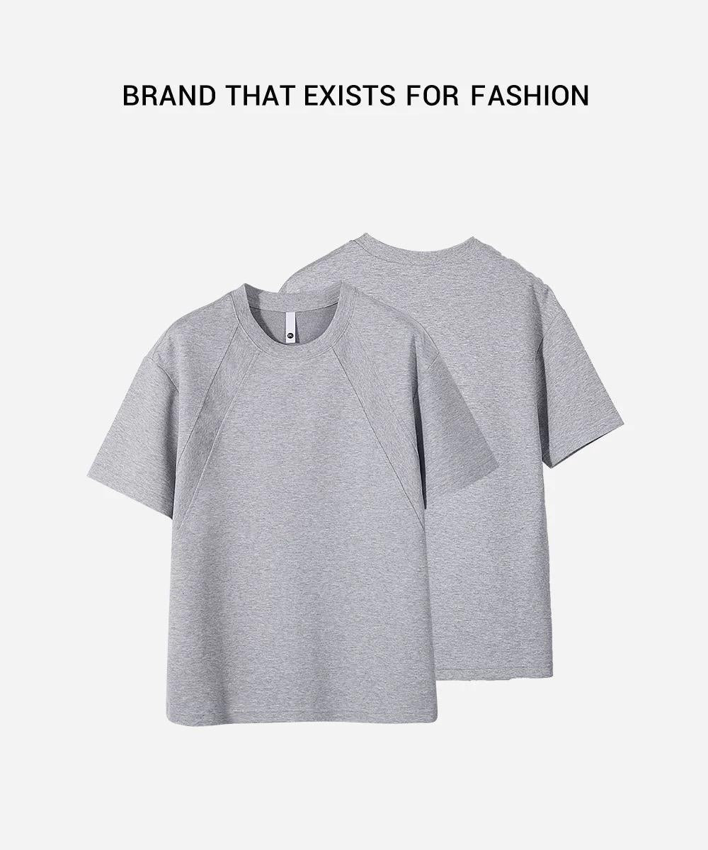 RelaxTee เสื้อคอกลมลาย  แขนสั้น ฤดูร้อนปี 2025 สำหรับผู้ชาย ดีไซน์บ่าตรง ใส่แล้วดูผอมเพรียว สไตล์สปอร์ต